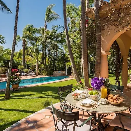 Grand Mansion With Tropical Park *