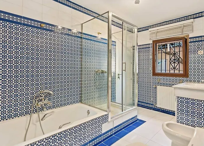 Grand Estate With Tropical Gardens Villa *