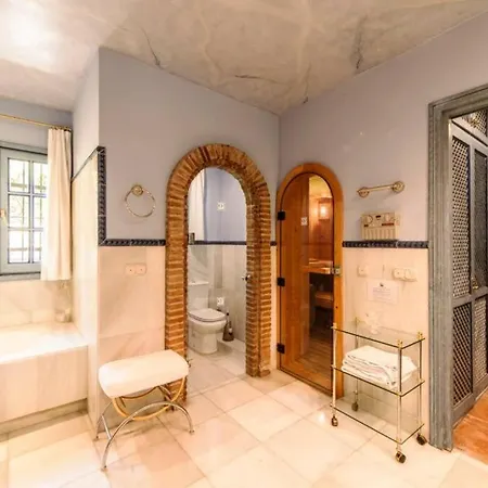 Grand Estate With Tropical Gardens * מארבלה