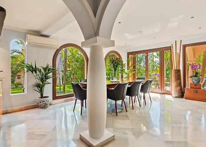 Grand Estate With Tropical Gardens 别墅 马尔韦利亚