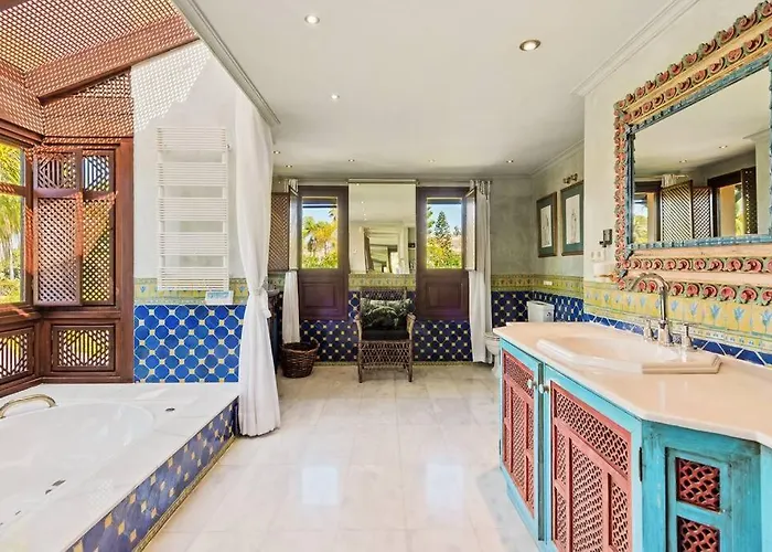 别墅 Grand Estate With Tropical Gardens 马尔韦利亚