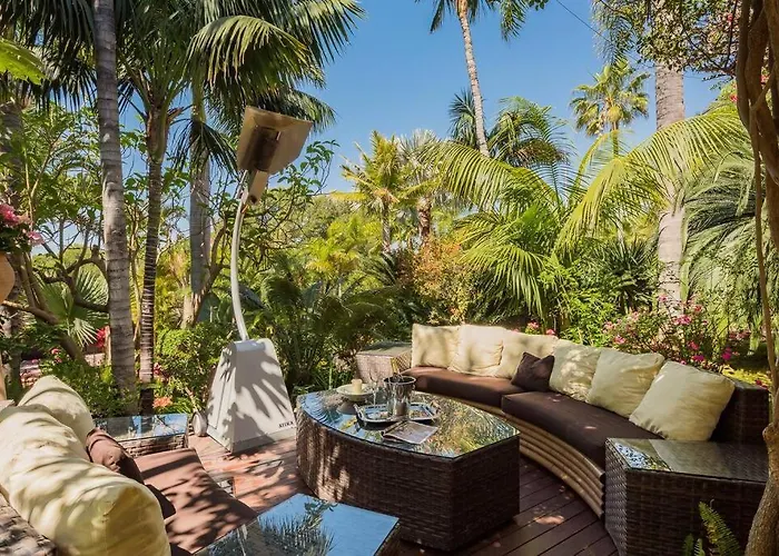 Grand Estate With Tropical Gardens 别墅 马尔韦利亚